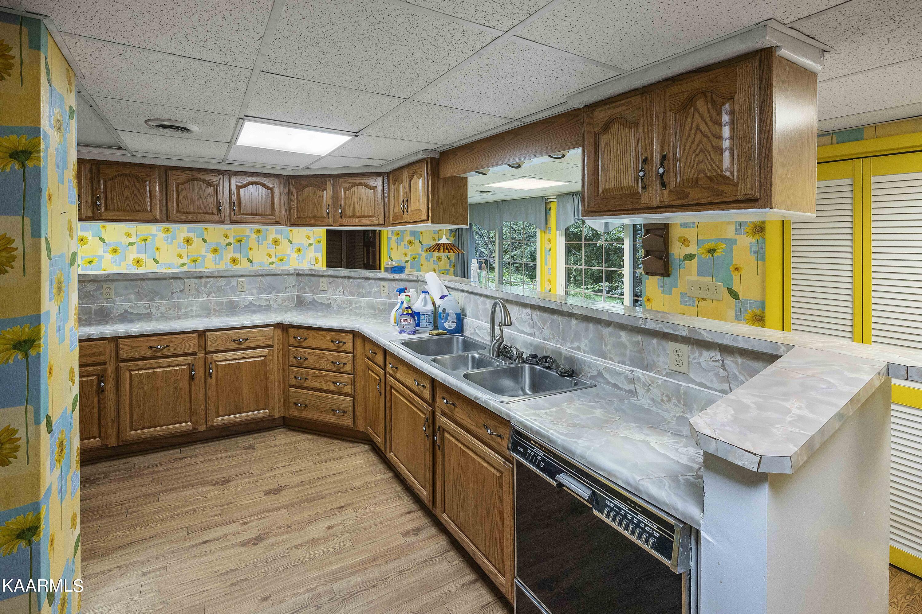 316 Landrum Road Clinton, TN 37716 - Photo 8 of 34 JY4A0118