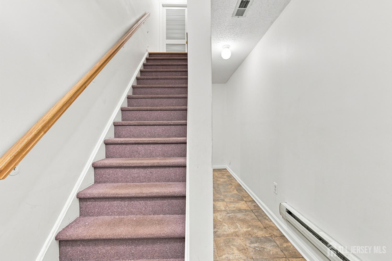 63 Prestwick Way Edison, NJ 08820 - Photo 2 of 29 Gallery Image 2