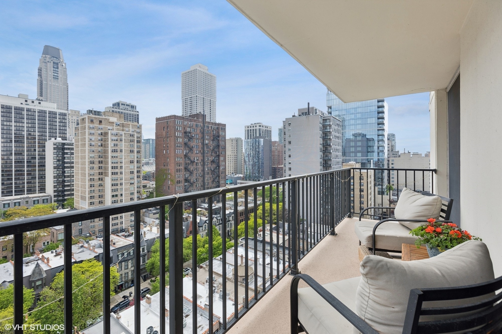 71 East Division Street, Unit 1606 Chicago, IL 60611 - Photo 22 of 34 a view of a balcony with city view