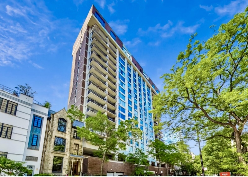 71 East Division Street, Unit 1606 Chicago, IL 60611 - Photo 32 of 34 front view of a building