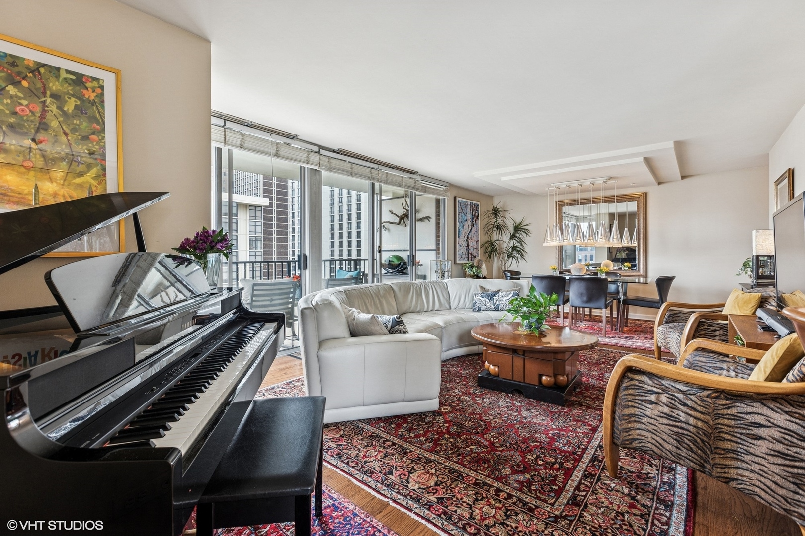 71 East Division Street, Unit 1606 Chicago, IL 60611 - Photo 4 of 34 a living room with furniture