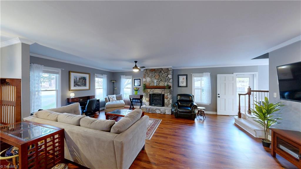 905 Old Winston Road High Point, NC 27265 - Photo 42 of 44 STAGED LIVING