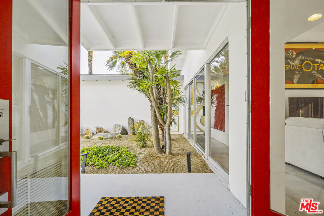 37223 Ferber Drive Rancho Mirage, CA 92270 - Photo 5 of 48 a vase of flowers sitting on a table