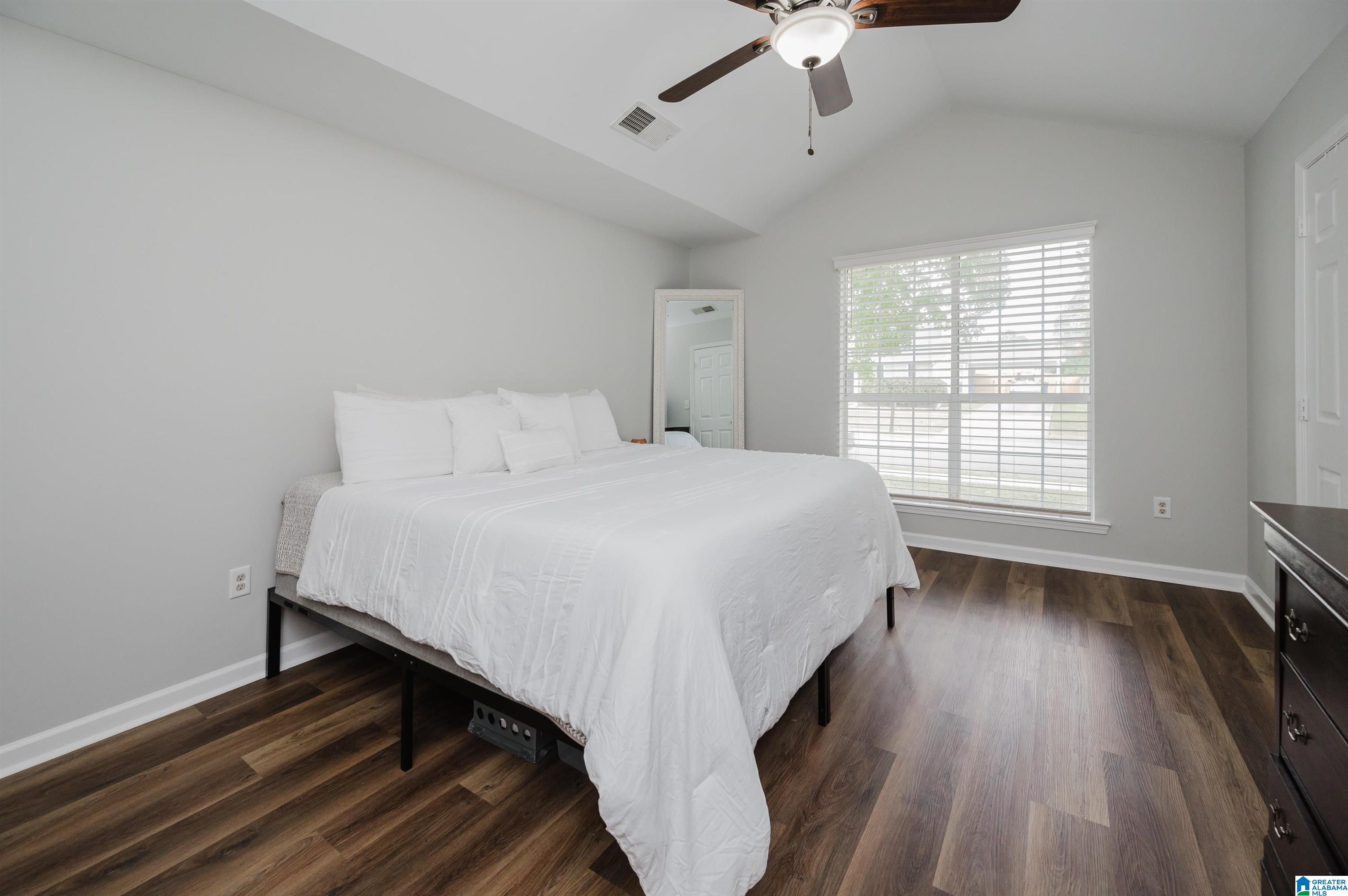126 Cambridge Pointe Circle Alabaster, AL 35007 - Photo 4 of 15
