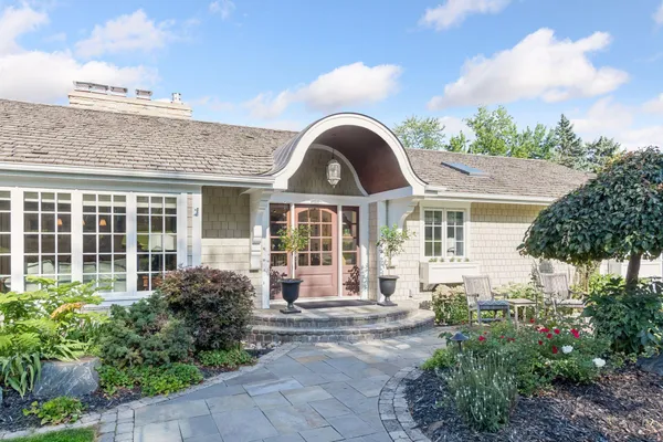 $2,875,000 | 330 Peavey Road, Wayzata, MN 55391