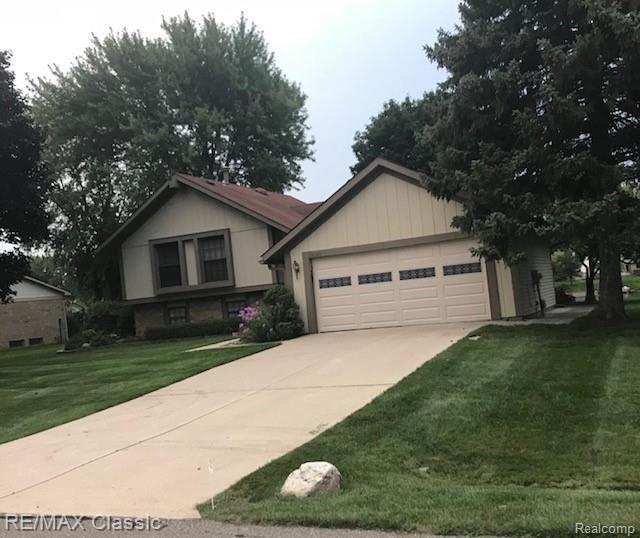 40645 Village Wood Road Novi, MI 48375 - Photo 2 of 31