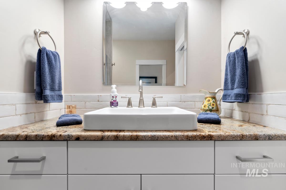 21 Open Road Garden Valley, ID 83622 - Photo 20 of 49 Bathroom featuring vanity