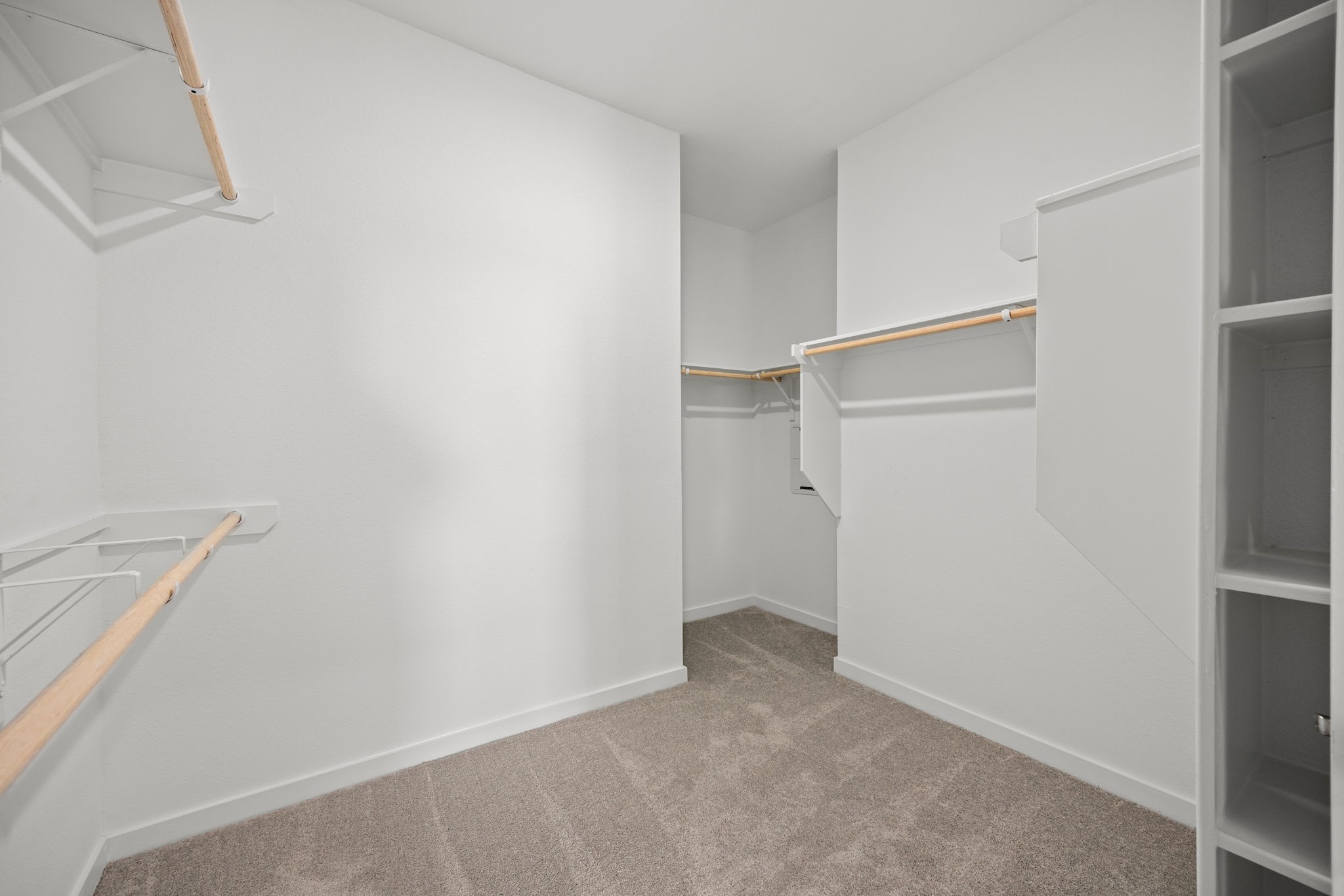 28947 Rustic Robin Lane Hockley, TX 77447 - Photo 15 of 33 Primary bedroom closet