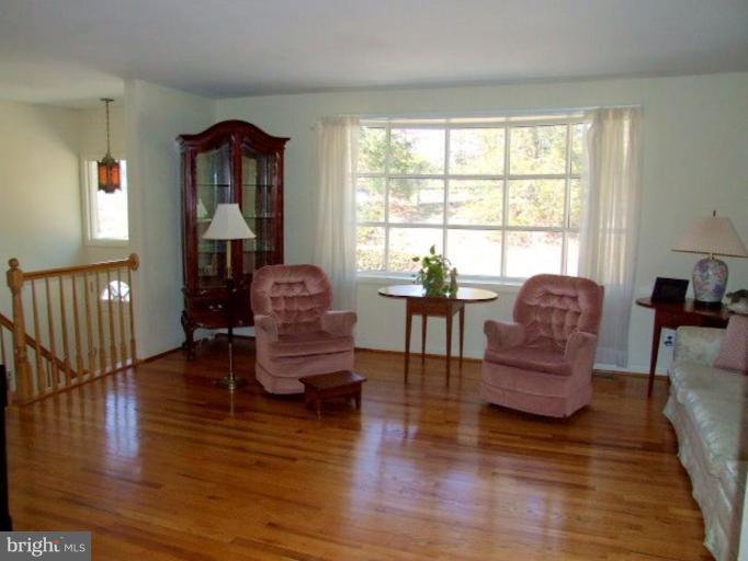 631 Governor Bridge Road Davidsonville, MD 21035 - Photo 2 of 18 Living Room