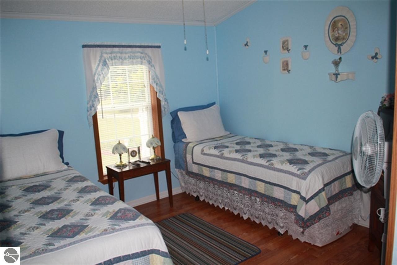2891 North Hulbert Road Interlochen, MI 49643 - Photo 17 of 19 1783680-16.JPG