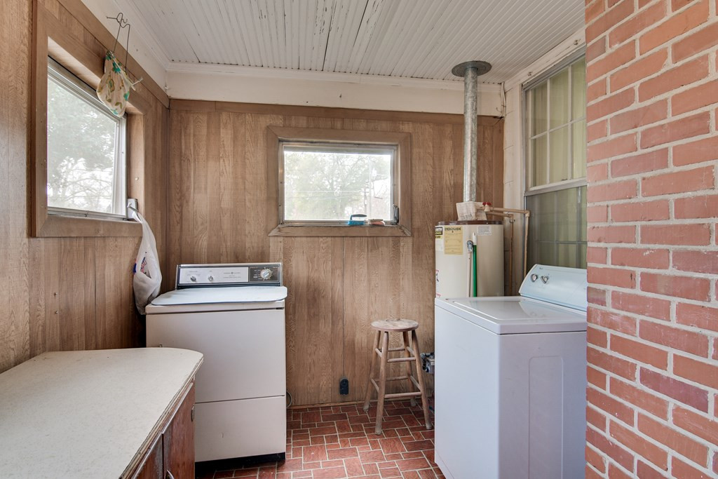 697 Main Street Barnwell, SC 29812 - Photo 21 of 29 Laundry