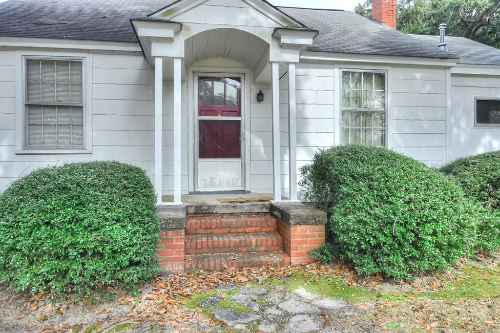 697 Main Street Barnwell, SC 29812 - Photo 4 of 29 Front Porch