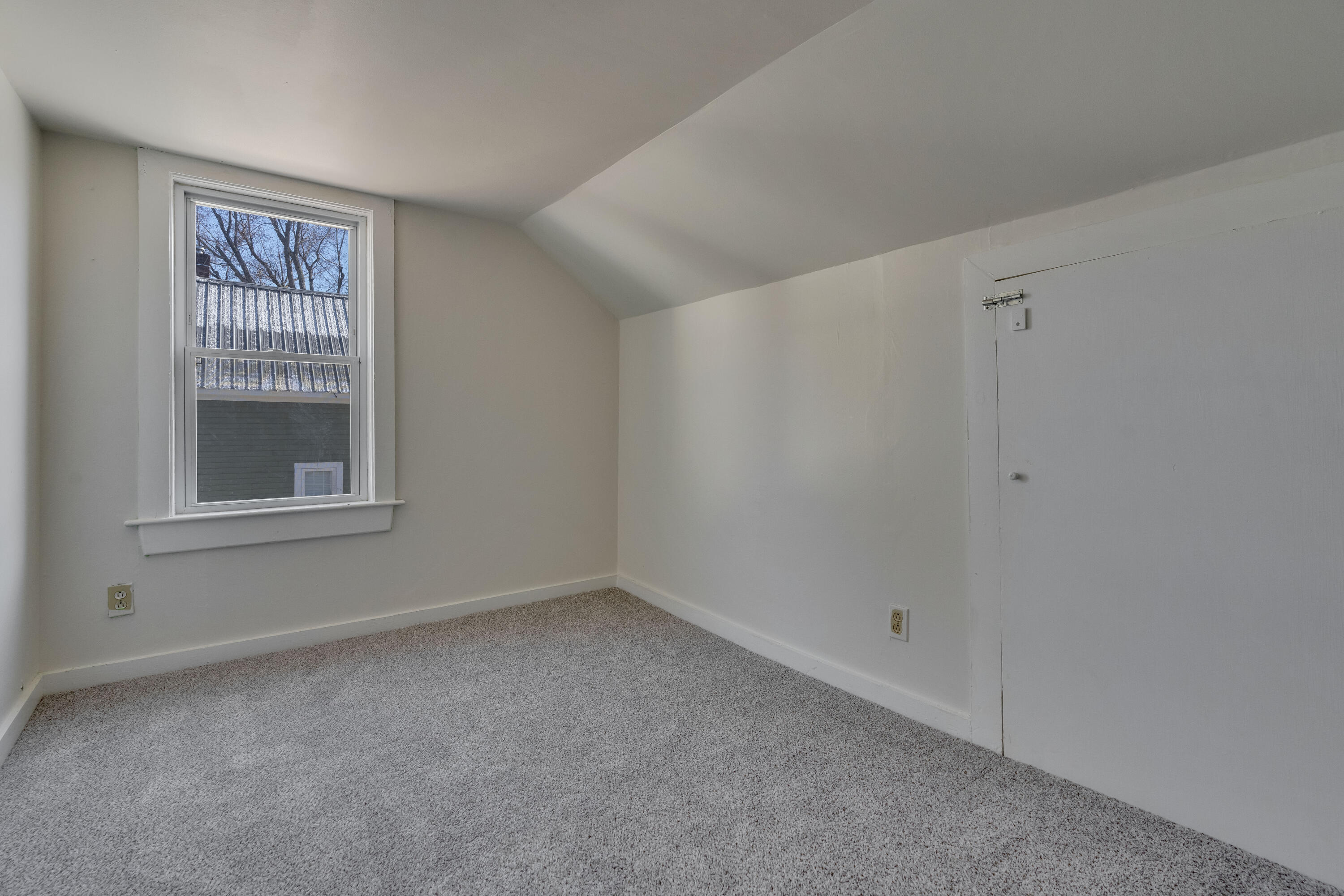 44 Towle Street Auburn, ME 04210 - Photo 16 of 30 _DSC6213