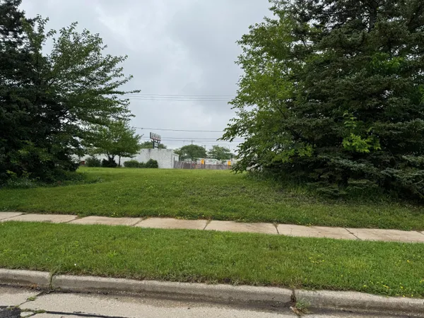$7,500 | 7722 West Potomac Avenue, Milwaukee, WI 53222