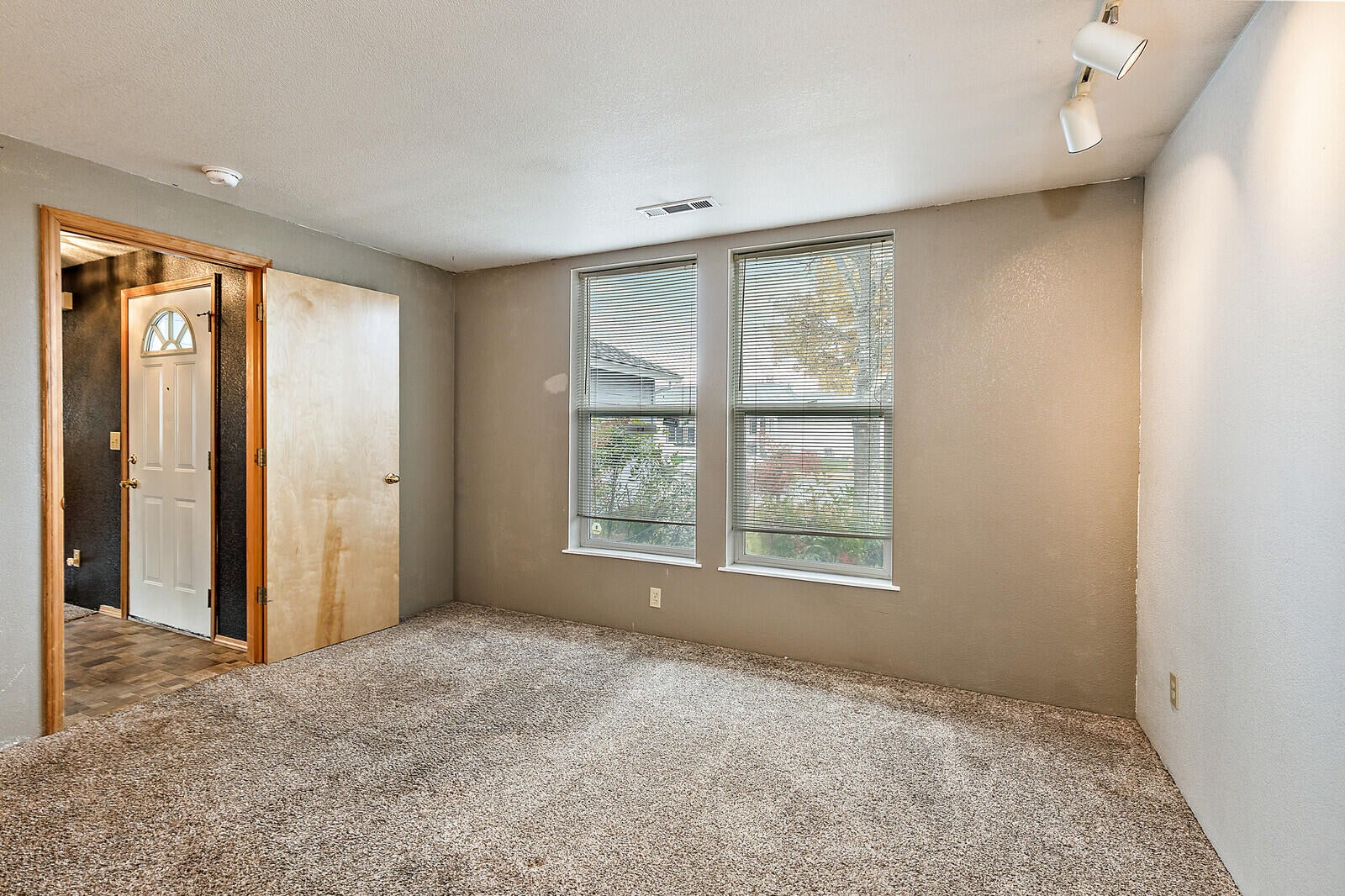 641 Southwest Balsam Road Grants Pass, OR 97526 - Photo 9 of 28 Another angle......