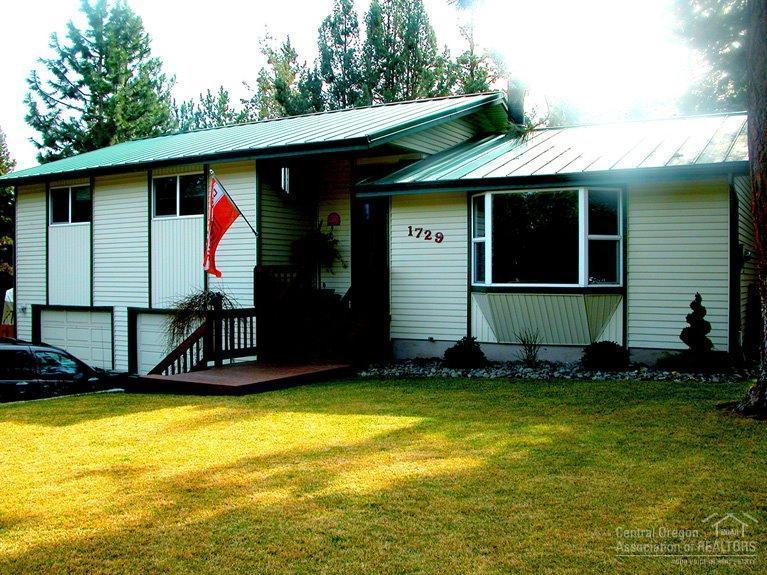 1729 Northeast Wells Acres Road Bend, OR 97701 - Photo 1 of 25 Primary Photo