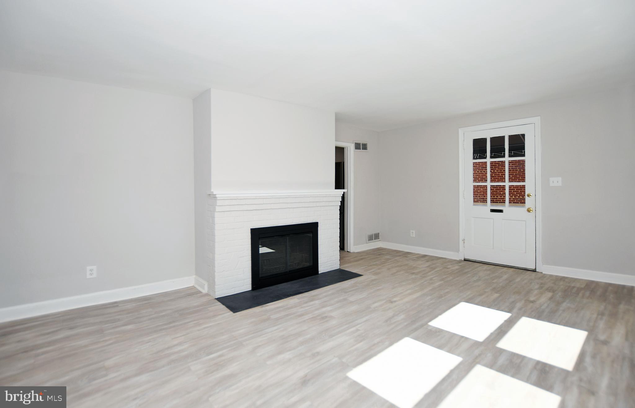 3105 Dawson Avenue Silver Spring, MD 20902 - Photo 7 of 40 Good size living room with tons of light!