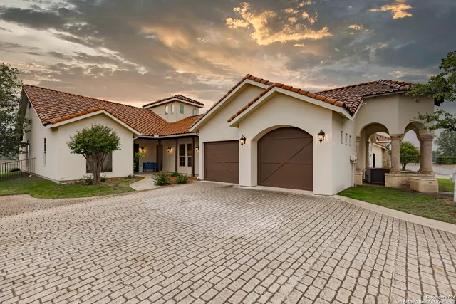 $595,000 | 3801-15 Club House Road, Unit 15, Kerrville, TX 78028