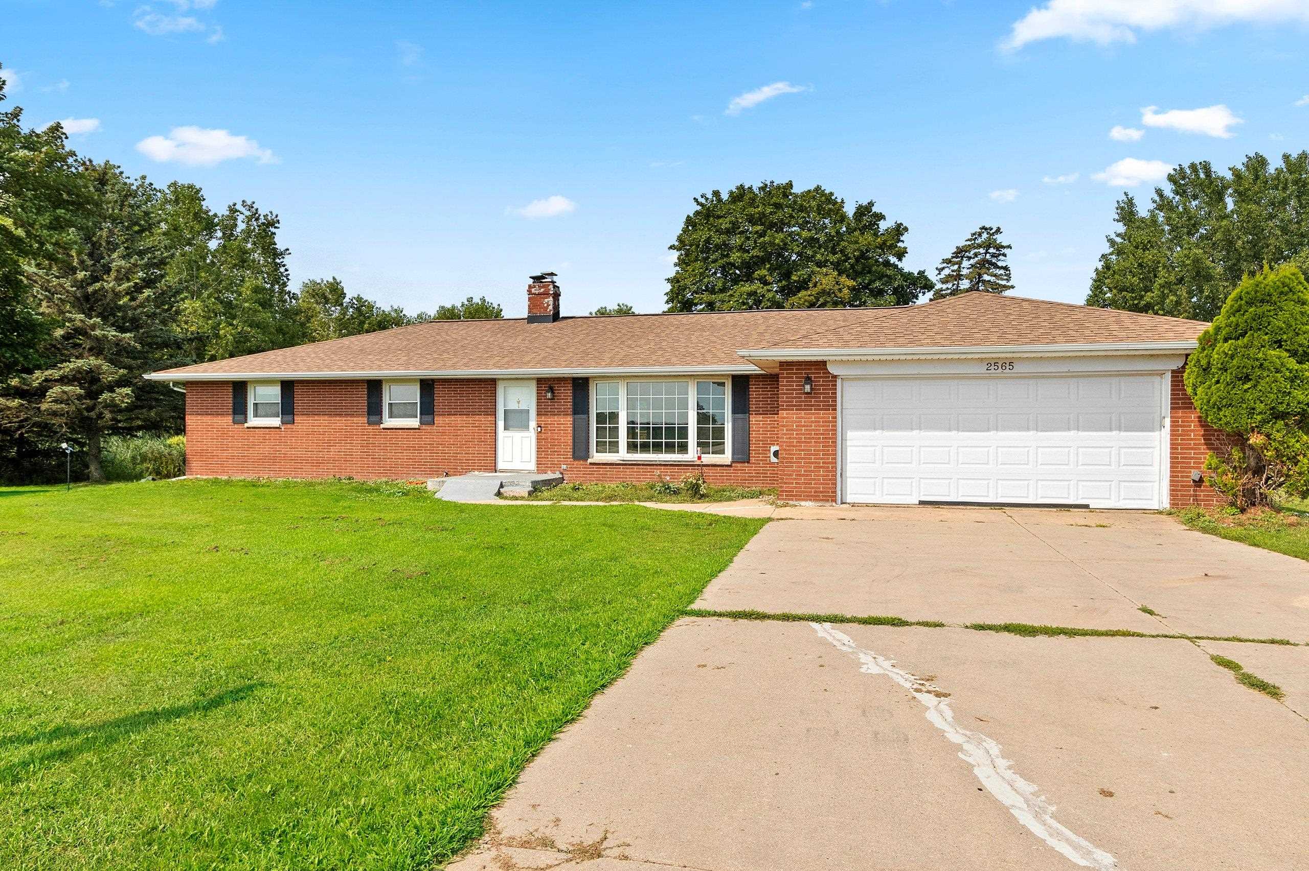 2565 South Pine Tree Road De Pere, WI 54115 - Photo 40 of 41 Gallery Image 40