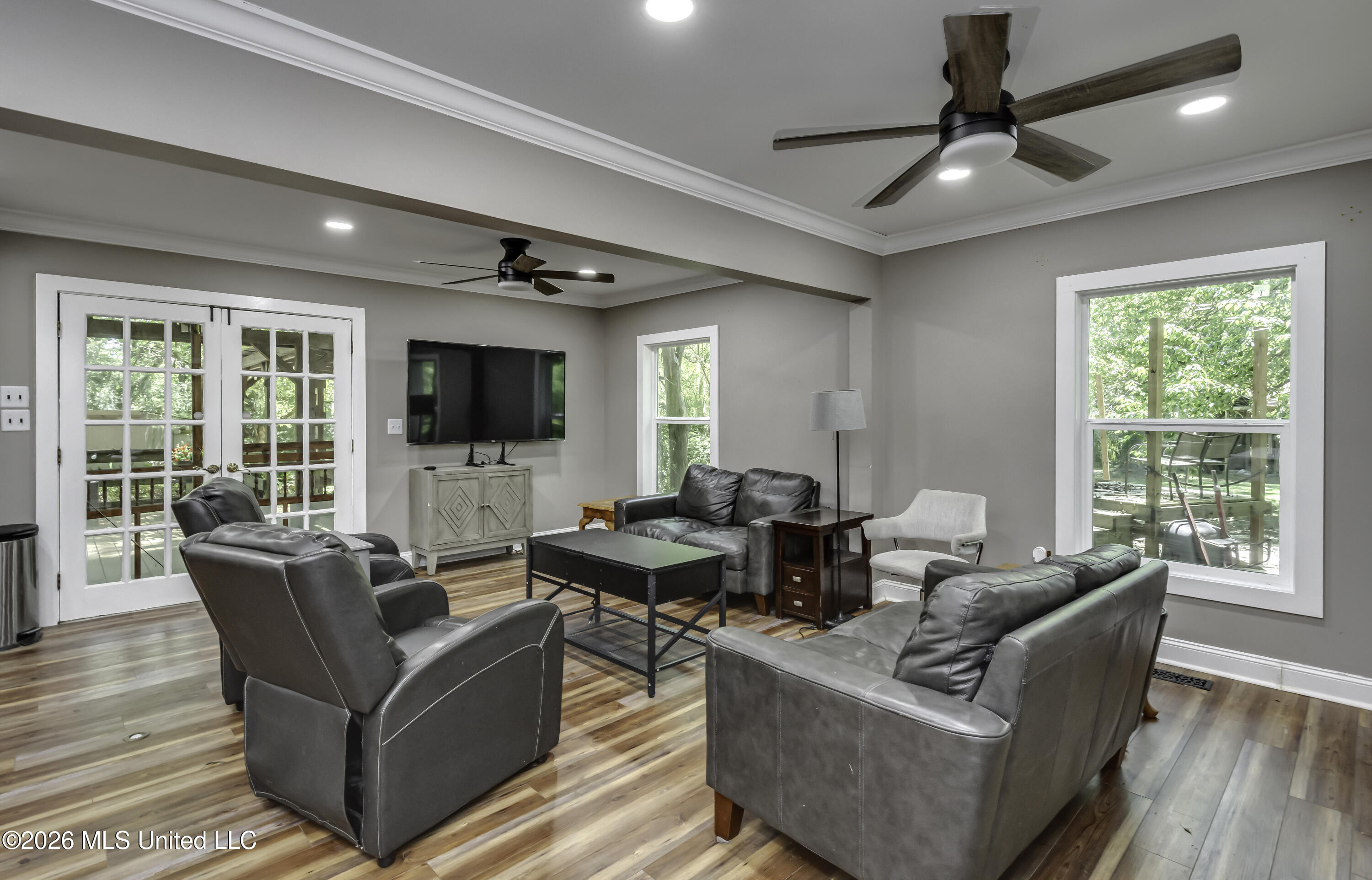 214 Parks Road Jackson, MS 39212 - Photo 15 of 96 Family room