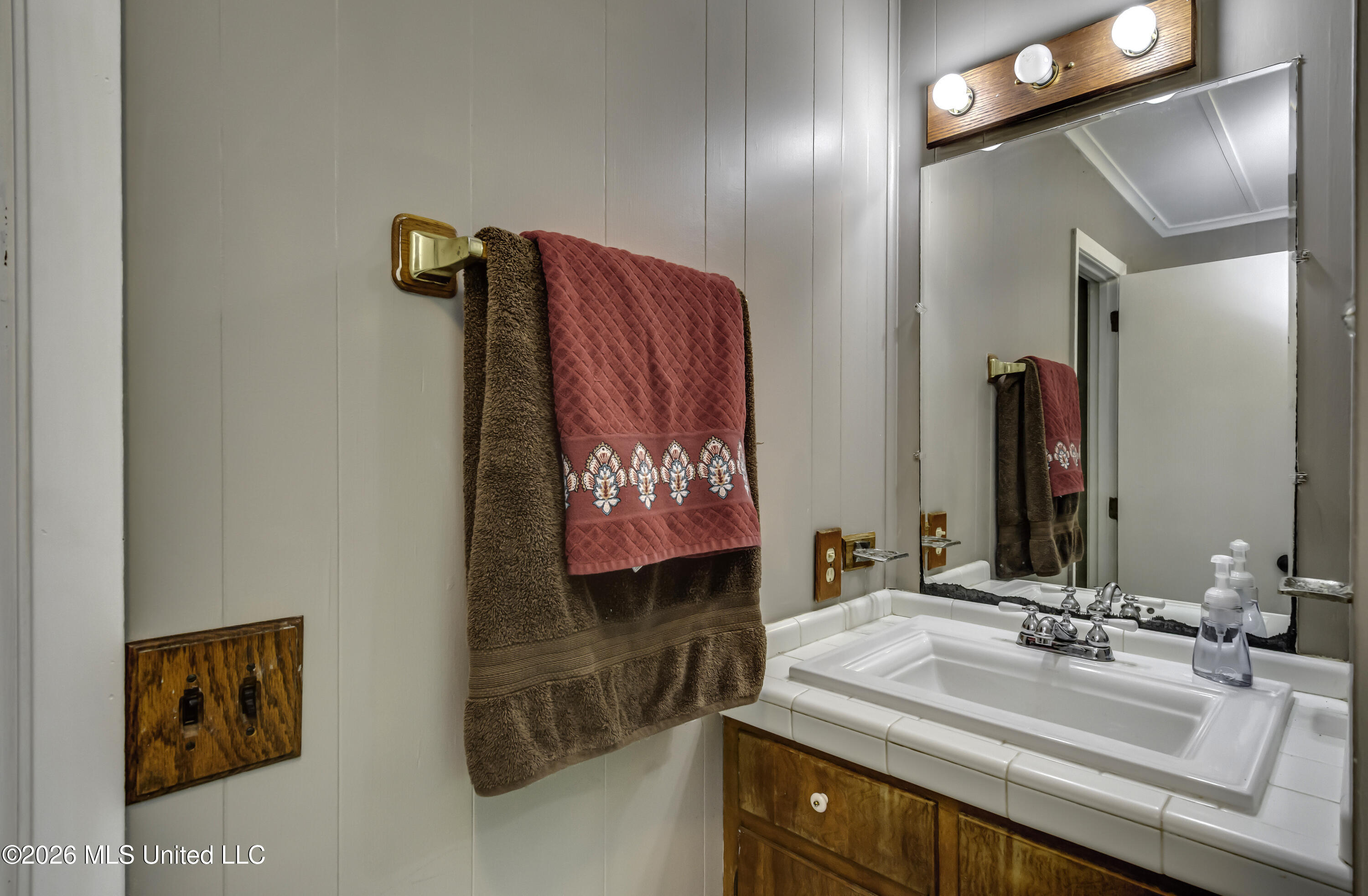 214 Parks Road Jackson, MS 39212 - Photo 25 of 96 Primary Bathroom