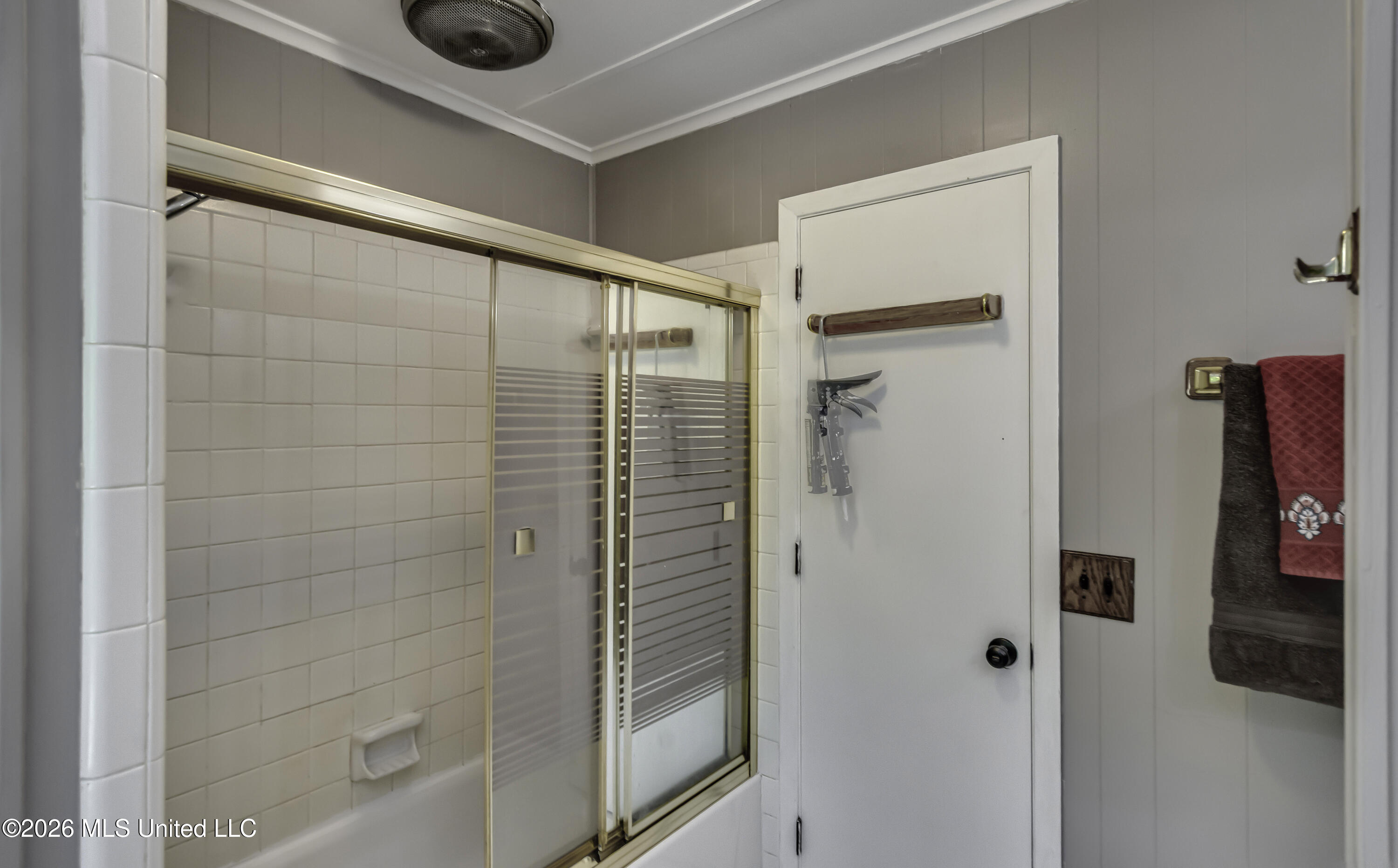 214 Parks Road Jackson, MS 39212 - Photo 28 of 96 Primary Bathroom