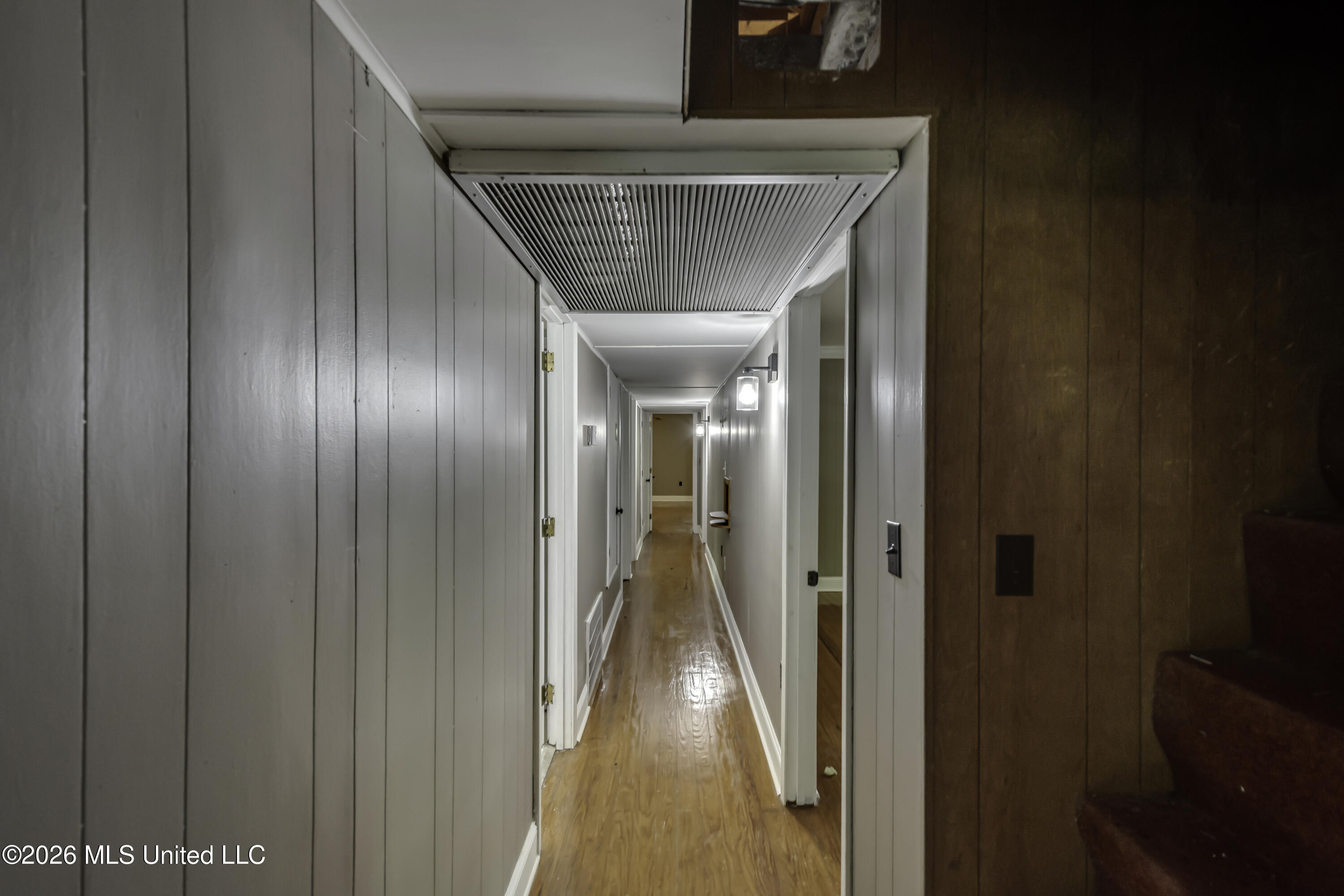214 Parks Road Jackson, MS 39212 - Photo 48 of 96 Upstairs hallway