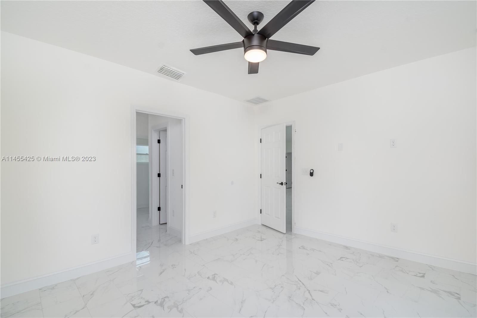 14224 Southwest 48th Court Road Ocala, FL 34473 - Photo 17 of 44 Gallery Image 17