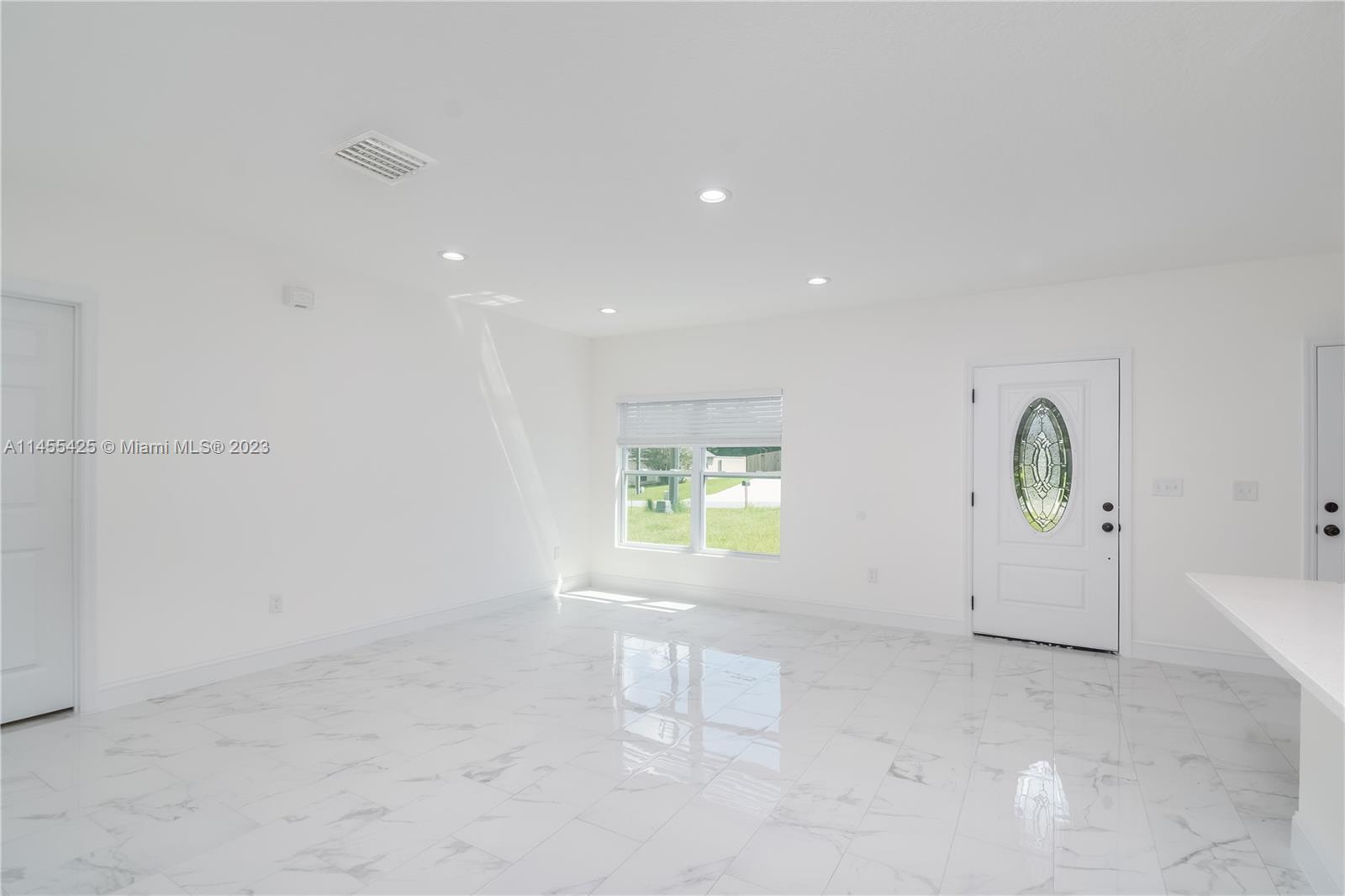14224 Southwest 48th Court Road Ocala, FL 34473 - Photo 8 of 44 Gallery Image 8