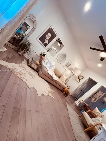 $2,000 | 1227 Euclid Avenue, Unit 7, Miami Beach, FL 33139