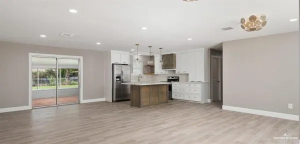 $2,300 | 806 Walnut Avenue, McAllen, TX 78501