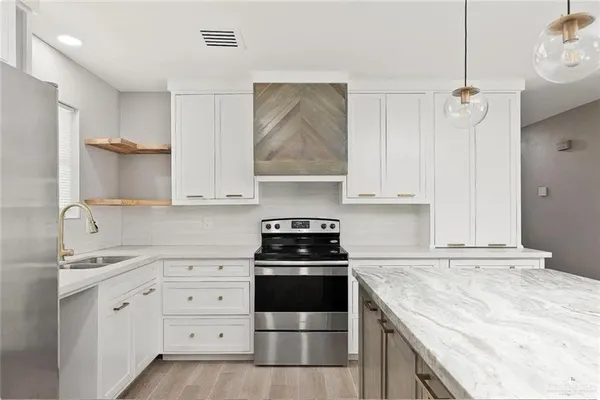 $2,300 | 806 Walnut Avenue, McAllen, TX 78501