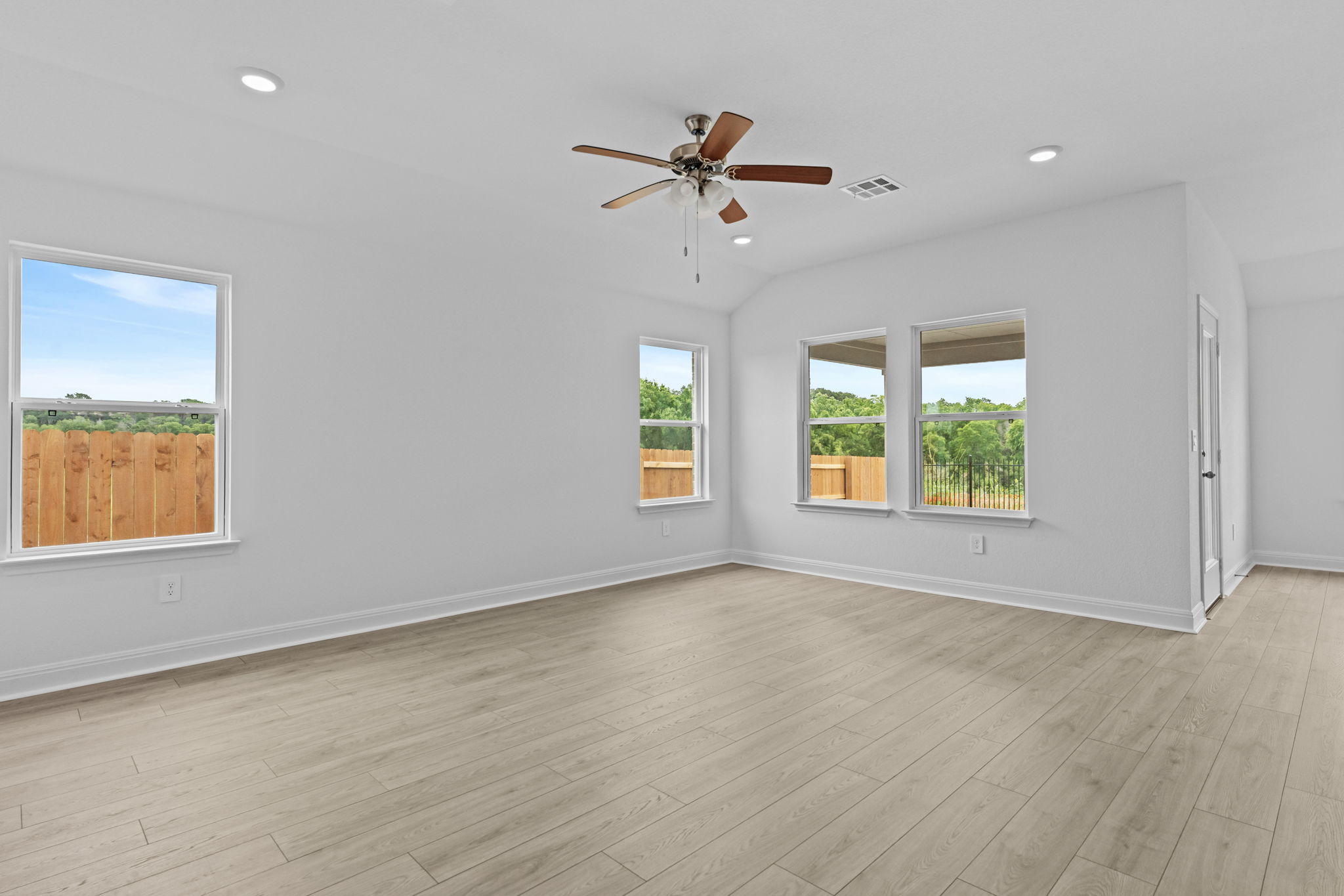 253 Rivers Edge Drive Georgetown, TX 78628 - Photo 16 of 34