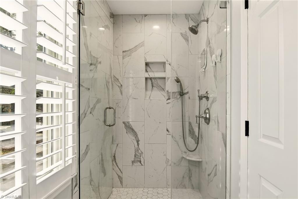 4938 Hackamore Road Greensboro, NC 27410 - Photo 27 of 49