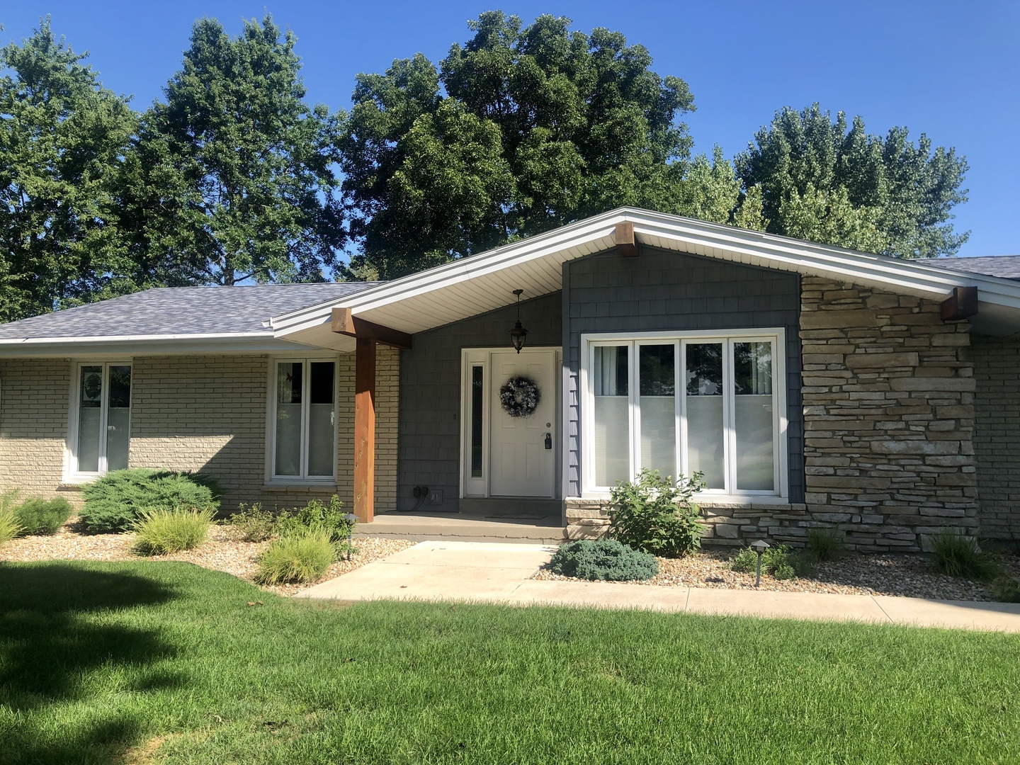 1445 Freed Road Sycamore, IL 60178 - Photo 2 of 28
