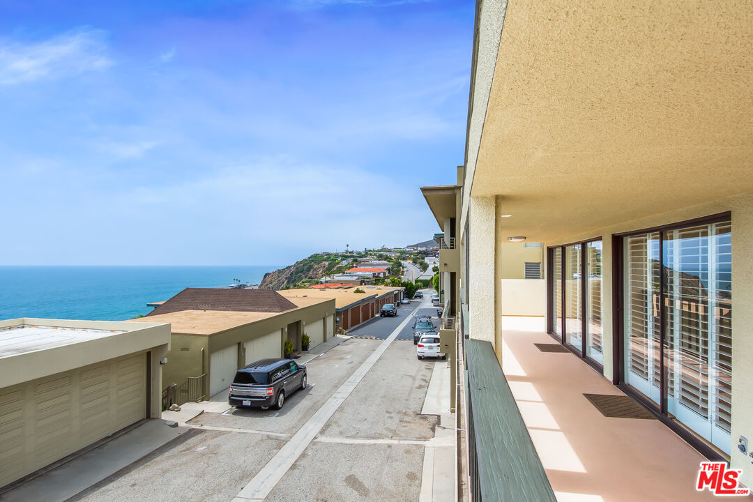 18057 Coastline Drive, Unit 5 Malibu, CA 90265 - Photo 19 of 20