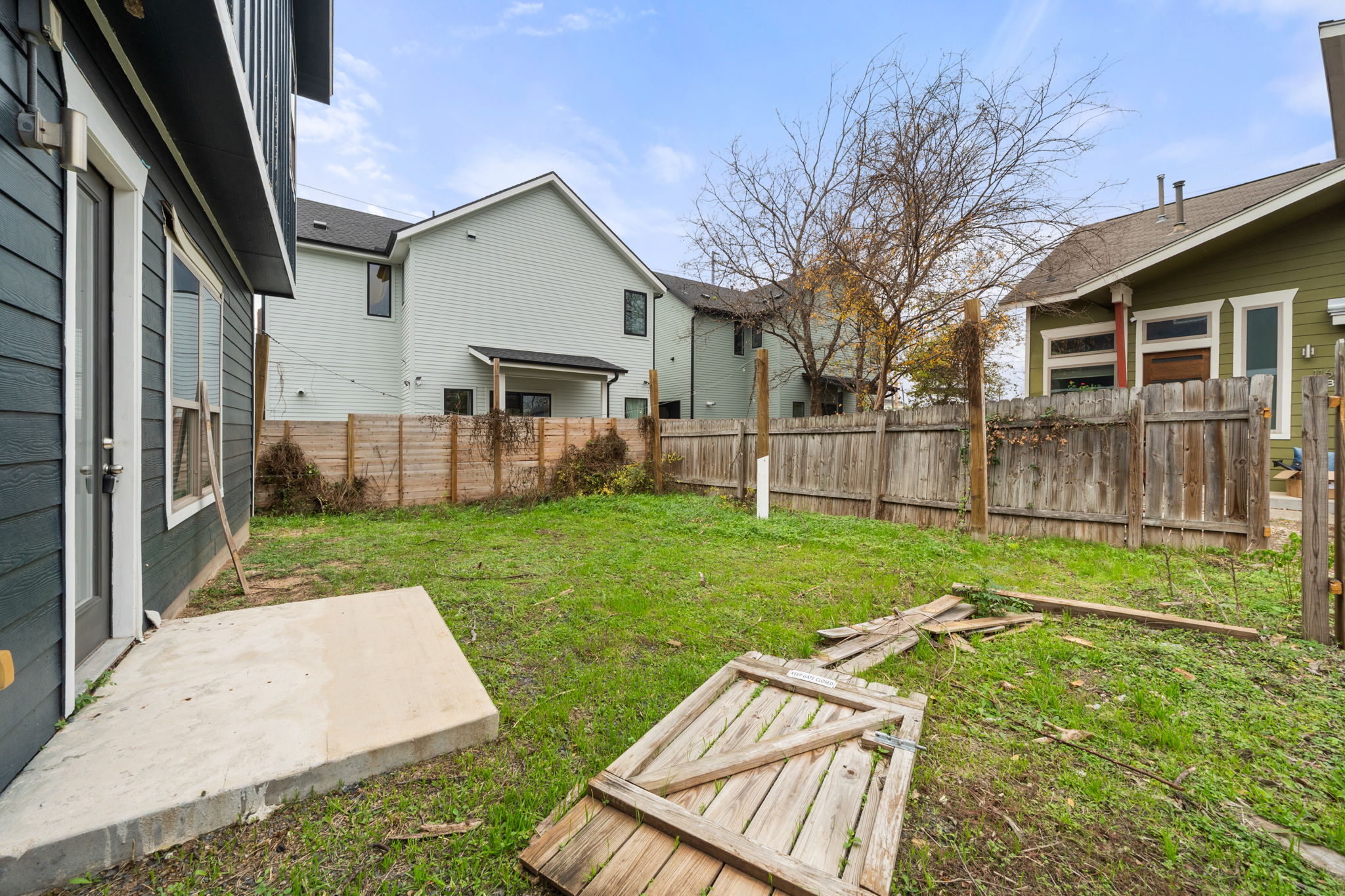 1160 Nickols Avenue, Unit A Austin, TX 78721 - Photo 33 of 40 Fenced backyard featuring a patio