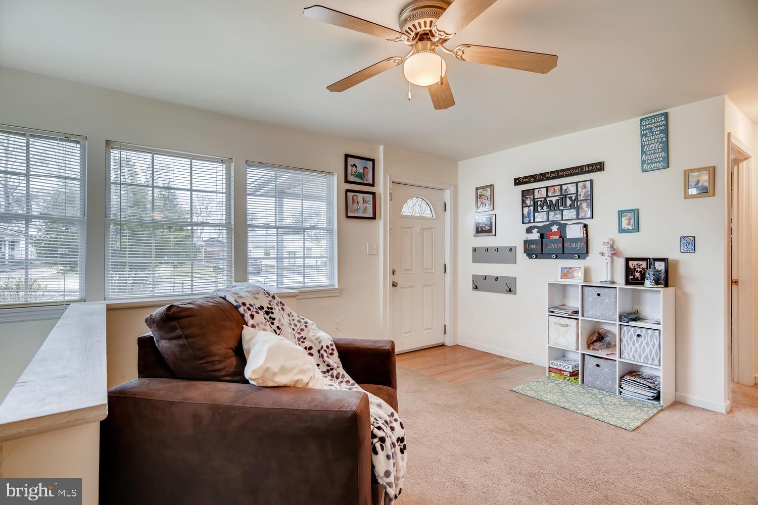 113 Compass Road Baltimore, MD 21220 - Photo 5 of 32 Living room