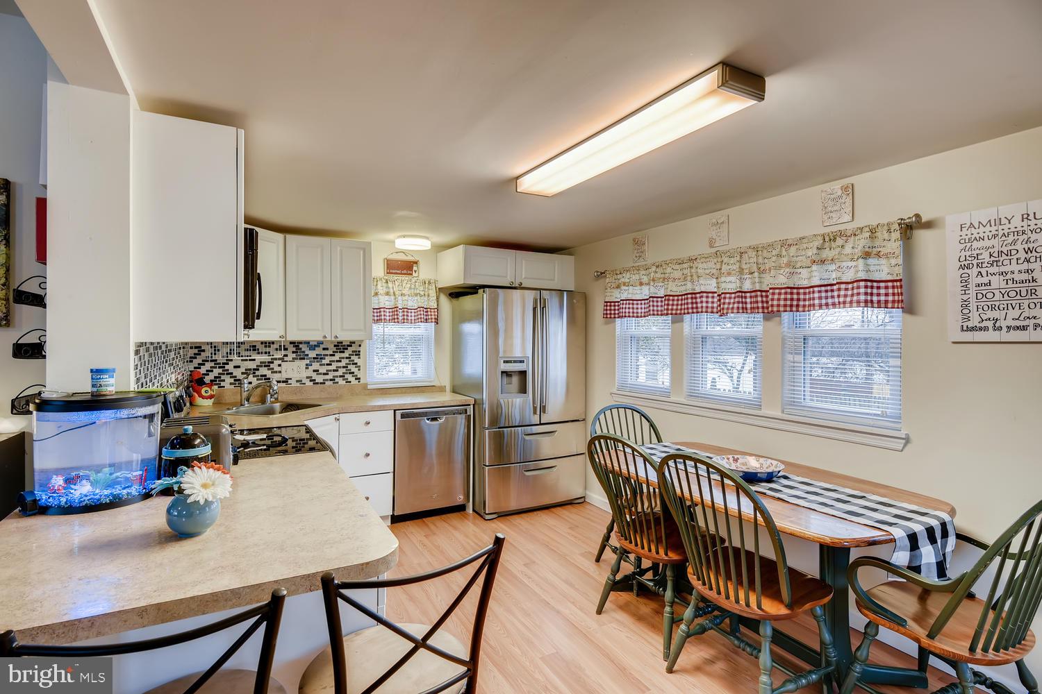 113 Compass Road Baltimore, MD 21220 - Photo 6 of 32 Eat in kitchen