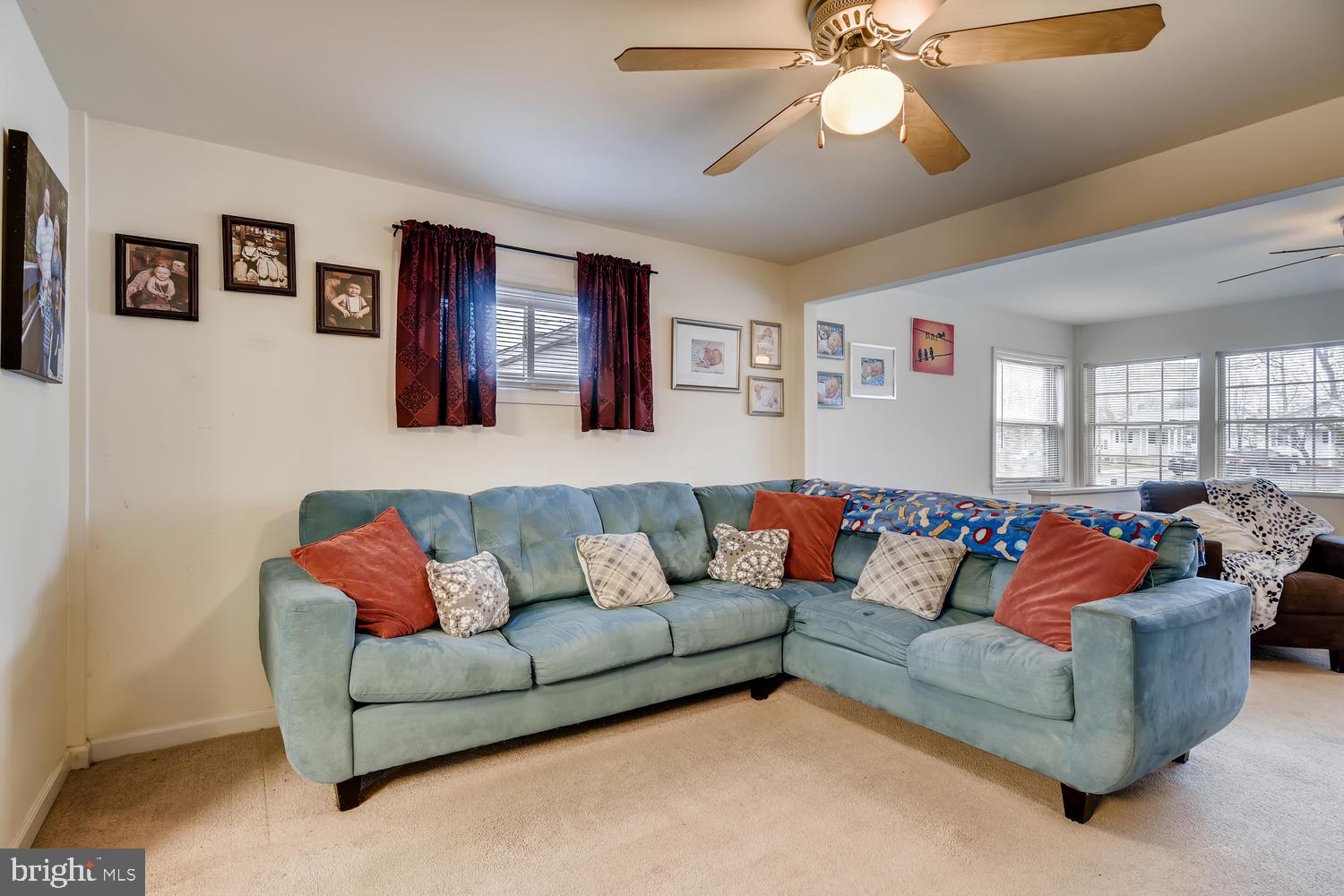 113 Compass Road Baltimore, MD 21220 - Photo 10 of 32 Living Room