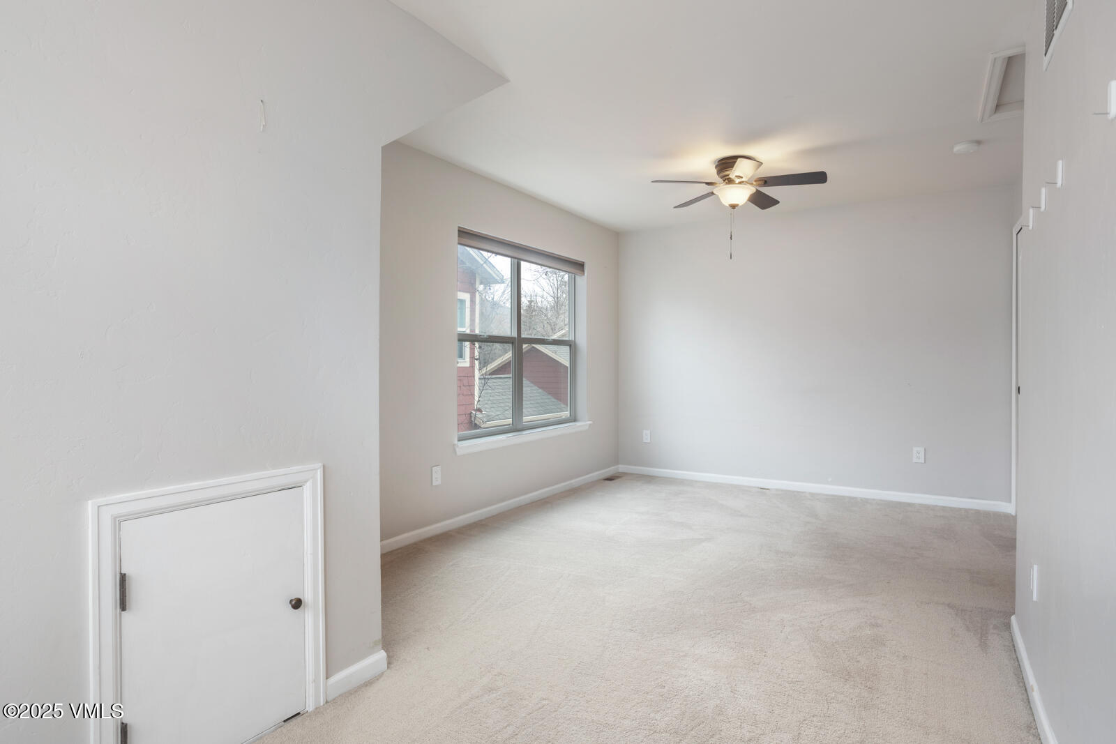 260 Longview Avenue Eagle, CO 81631 - Photo 29 of 34 an empty room with windows and fan
