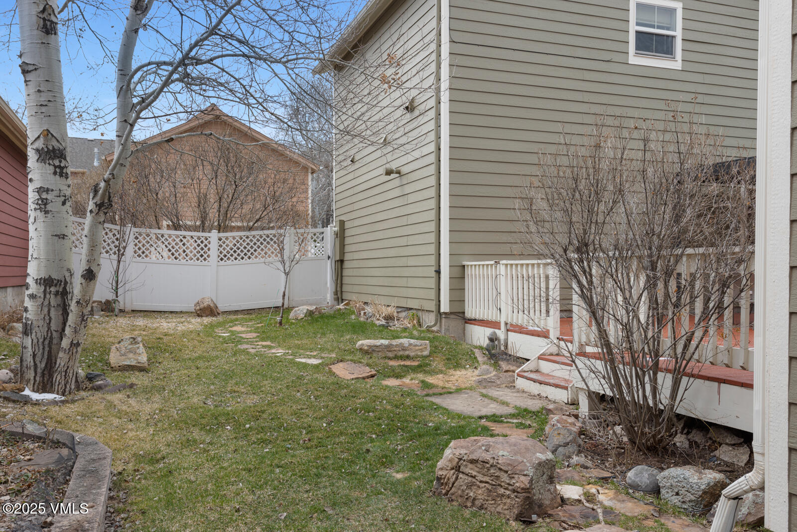 260 Longview Avenue Eagle, CO 81631 - Photo 33 of 34 a backyard of a house