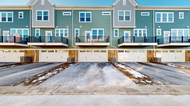 $4,200 | 134 Yorktown Court, Libertyville, IL 60048