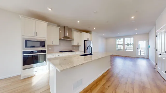 $4,200 | 134 Yorktown Court, Libertyville, IL 60048