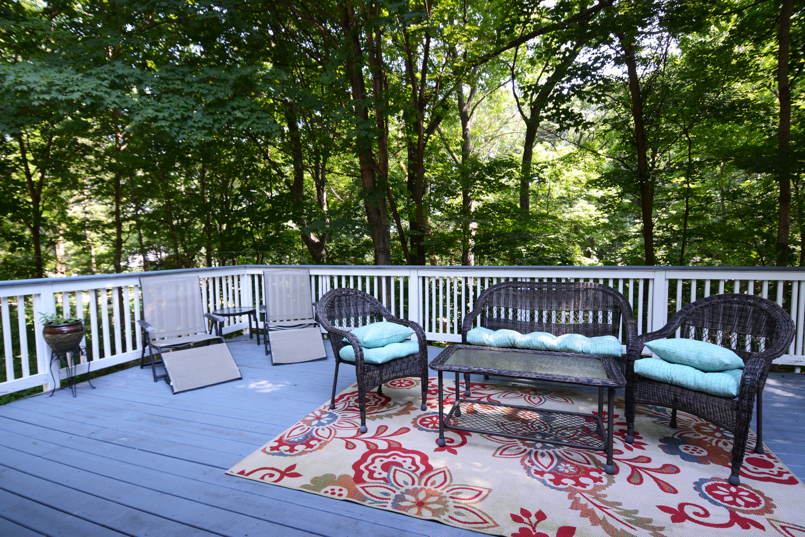 4N150 Thorntree Road St. Charles, IL 60174 - Photo 20 of 29 a view of a chair and table on the wooden floor
