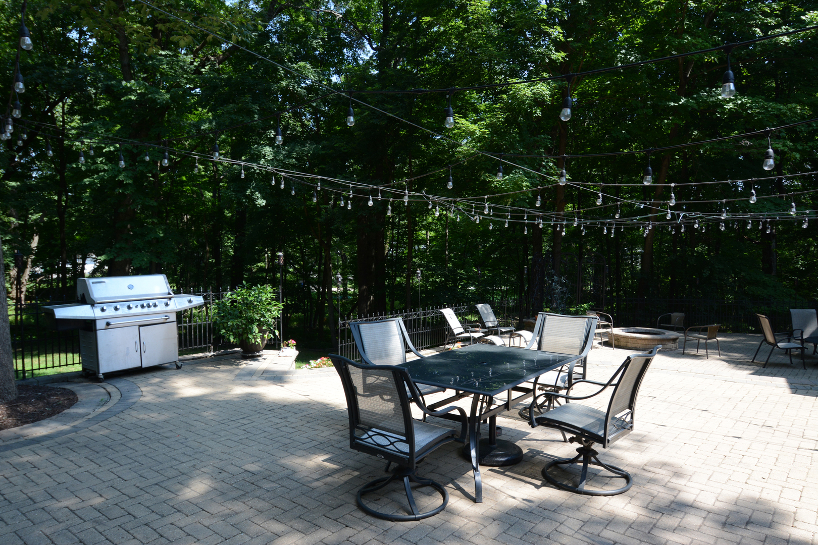 4N150 Thorntree Road St. Charles, IL 60174 - Photo 24 of 29 a view of backyard with sitting area