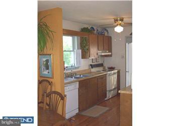 7 Harkfort Road Newark, DE 19702 - Photo 4 of 12 Kitchen