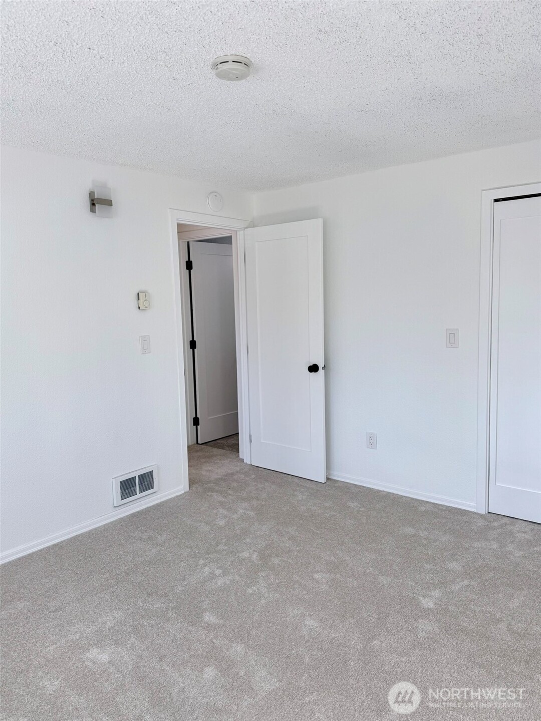 17527 149th Avenue Southeast, Unit B2 Renton, WA 98058 - Photo 23 of 32