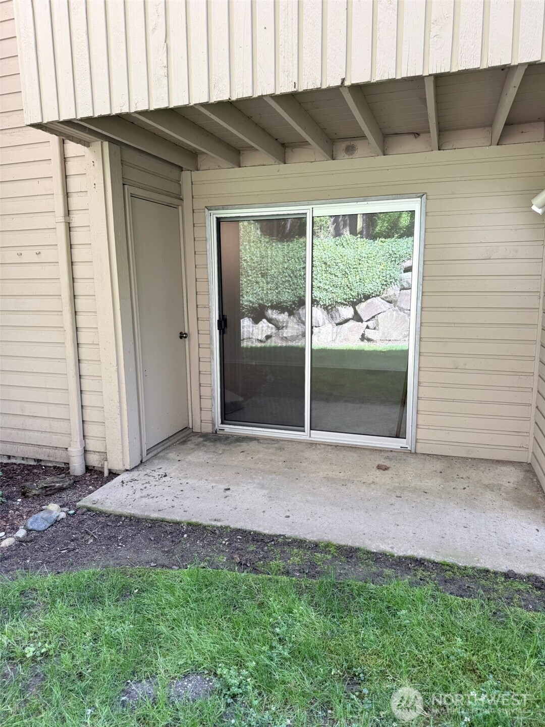 17527 149th Avenue Southeast, Unit B2 Renton, WA 98058 - Photo 27 of 32