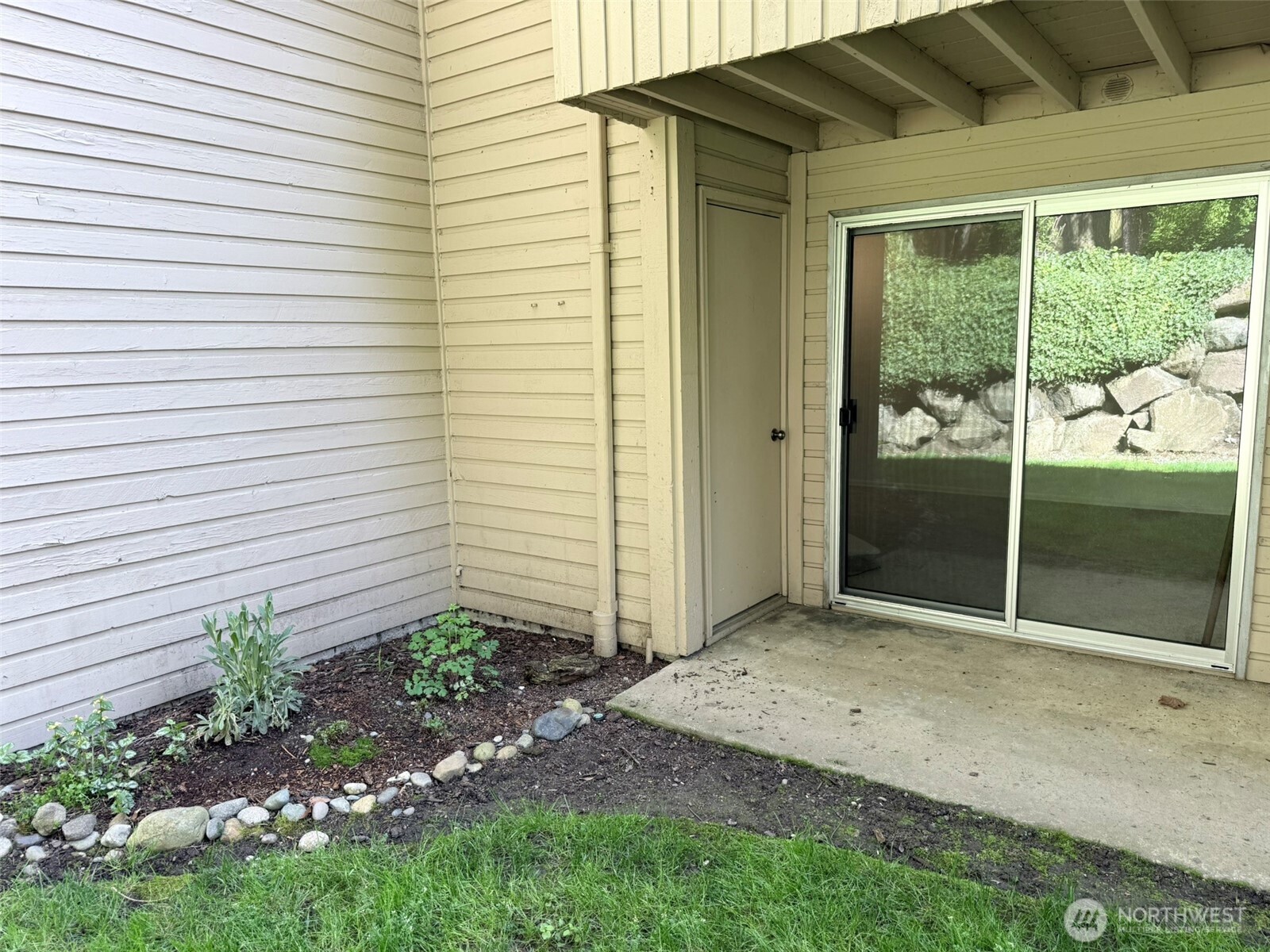 17527 149th Avenue Southeast, Unit B2 Renton, WA 98058 - Photo 28 of 32
